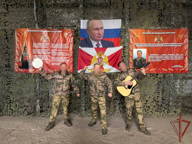 Концертная бригада Сибирского округа Росгвардии выступила в ЛНР