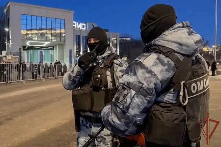 Общественную безопасность на спортивных матчах в Москве обеспечили росгвардейцы (видео)