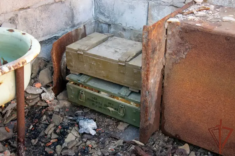 Росгвардейцы в ЛНР обнаружили тайники с оружием и боеприпасами иностранного производства (видео)
