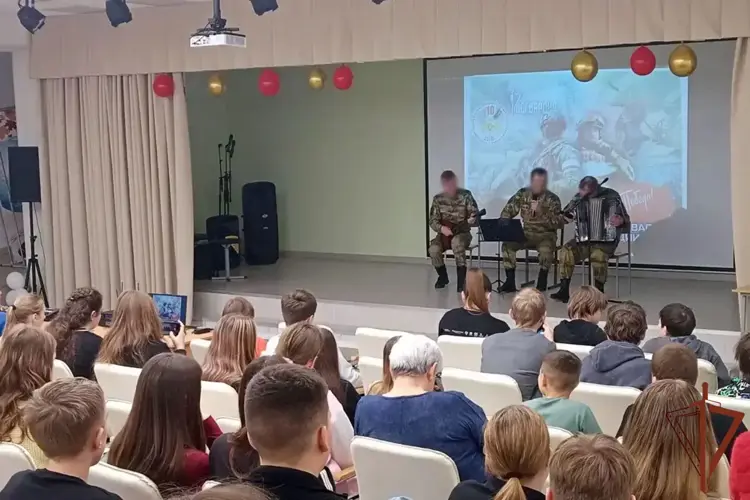 Концертная бригада ансамбля песни и пляски Северо-Западного округа Росгвардии выступила перед росгвардейцами в зоне СВО (видео)