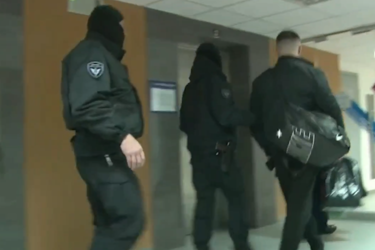 В Свердловской области при силовой поддержке ОМОН Росгвардии задержаны подозреваемые в хищении более 25 миллионов бюджетных средств (видео)