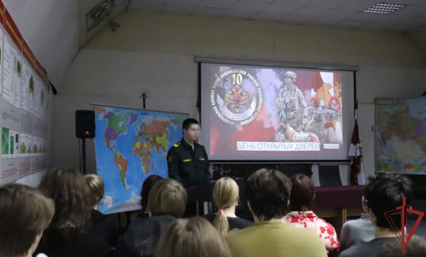 Военные инженеры Росгвардии провели День открытых дверей для подмосковной молодежи