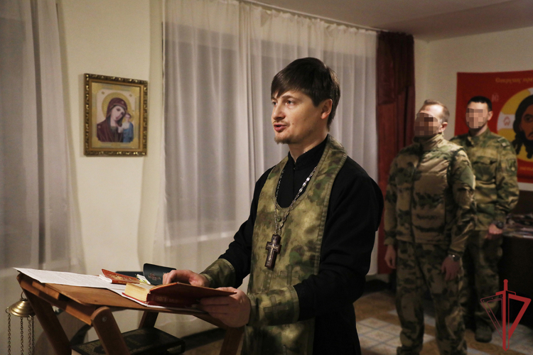 Православные священнослужители посетили росгвардейцев в ДНР и ЛНР