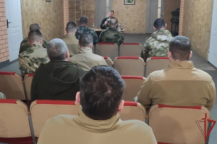 Православный священнослужитель посетил росгвардейцев в зоне СВО (видео)