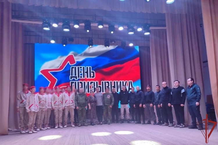 В ЛНР росгвардейцы приняли участие в патриотической акции «День призывника»