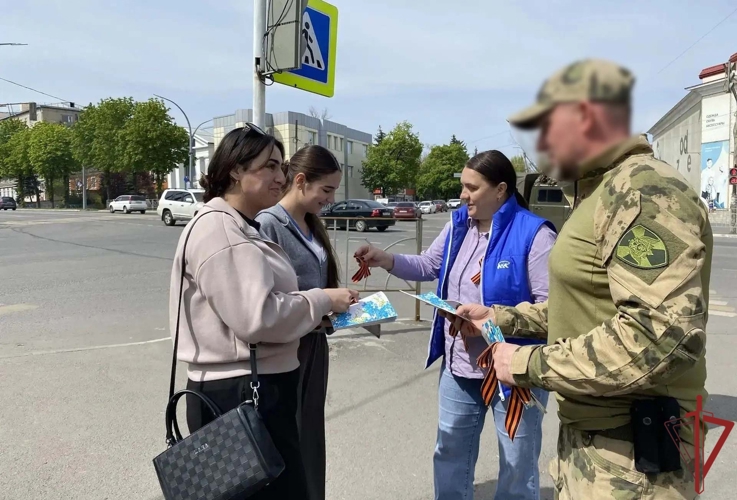 Росгвардейцы, выполняющие задачи специальной военной операции, приняли участие во Всероссийской акции «Георгиевская ленточка»