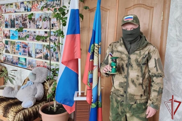 Росгвардейцы навестили воспитанников школы-интерната в ЛНР