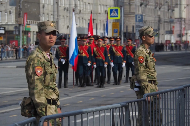 На страже праздника Победы. Фотоальбом