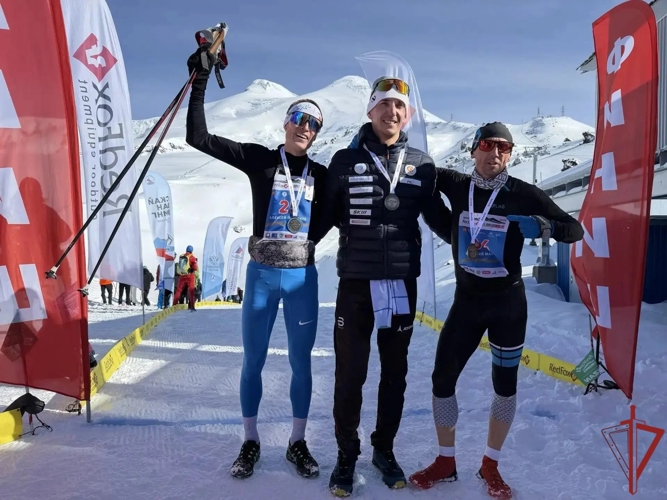 Военнослужащие Росгвардии стали чемпионами и призерами на соревнованиях по скайраннингу в Приэльбрусье