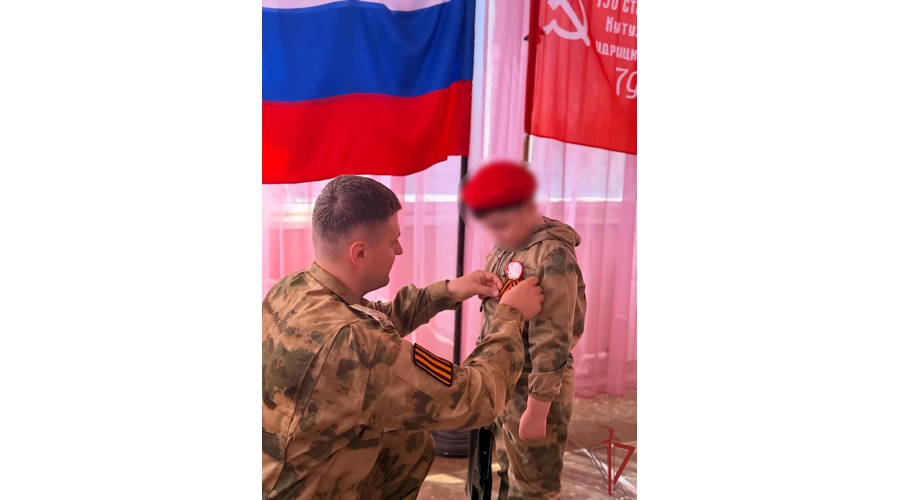 Росгвардейцы, выполняющие задачи специальной военной операции, приняли участие во Всероссийской акции «Георгиевская ленточка»