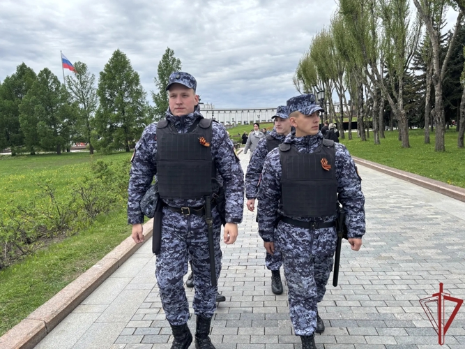 Росгвардия приняла участие в обеспечении общественной безопасности в День Победы