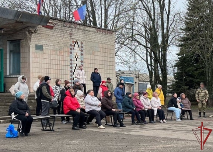 Росгвардейцы организовали концерт для жителей ЛНР