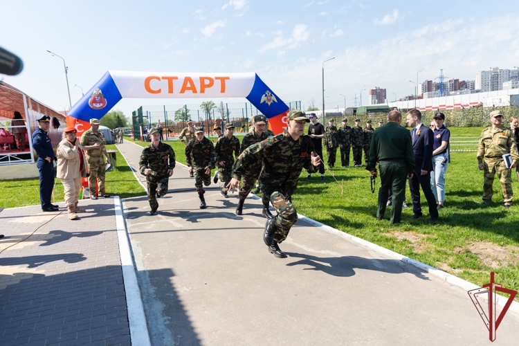 Росгвардейцы провели для школьников Подмосковья военно-патриотическую игру «Зарница»