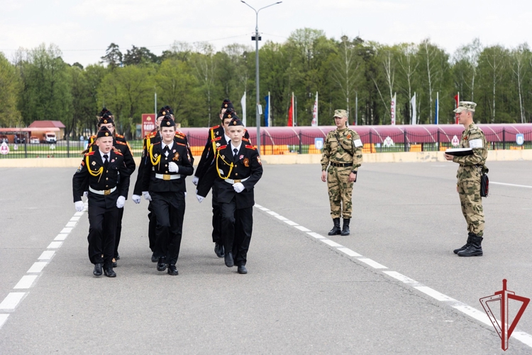 Росгвардейцы провели для школьников Подмосковья военно-патриотическую игру «Зарница»