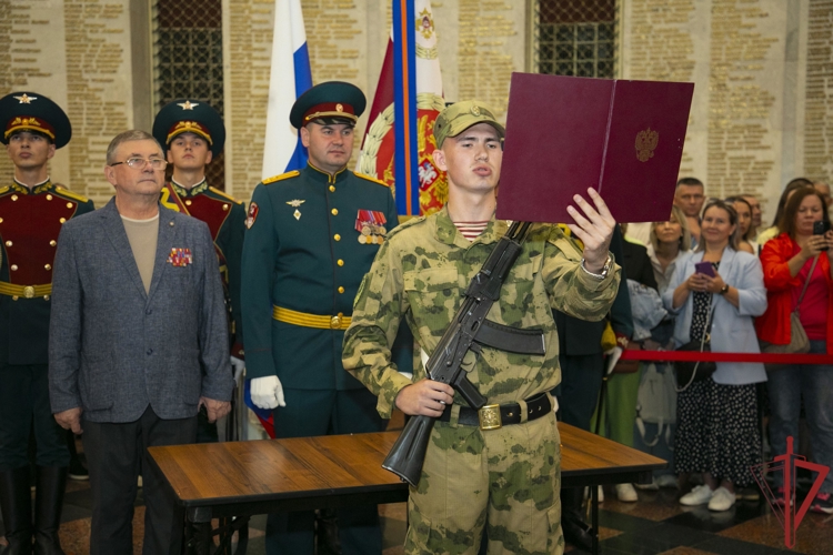 Военнослужащие ОДОН им. Ф.Э. Дзержинского приняли Военную присягу в Музее Победы на Поклонной горе (видео)