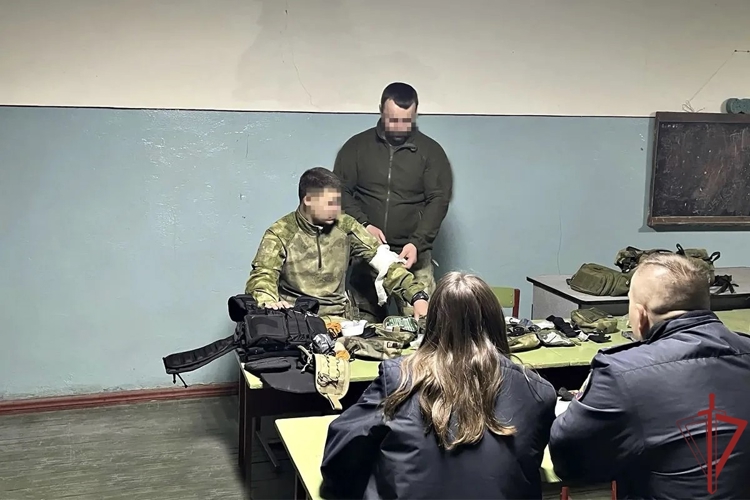 В ЛНР росгвардейцы провели занятия по тактической медицине для сотрудников полиции