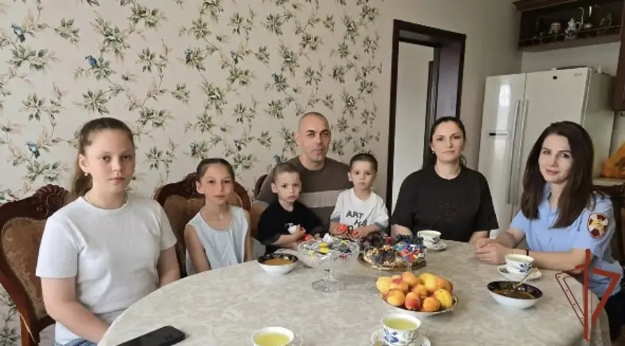 Росгвардейцы принимают участие в праздничных мероприятиях, посвященных Дню семьи, любви и верности