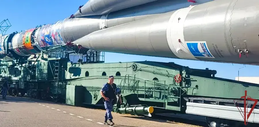 Росгвардейцы обеспечили безопасность транспортировки ракеты-носителя «Союз МС-29» на космодроме «Байконур» (видео)