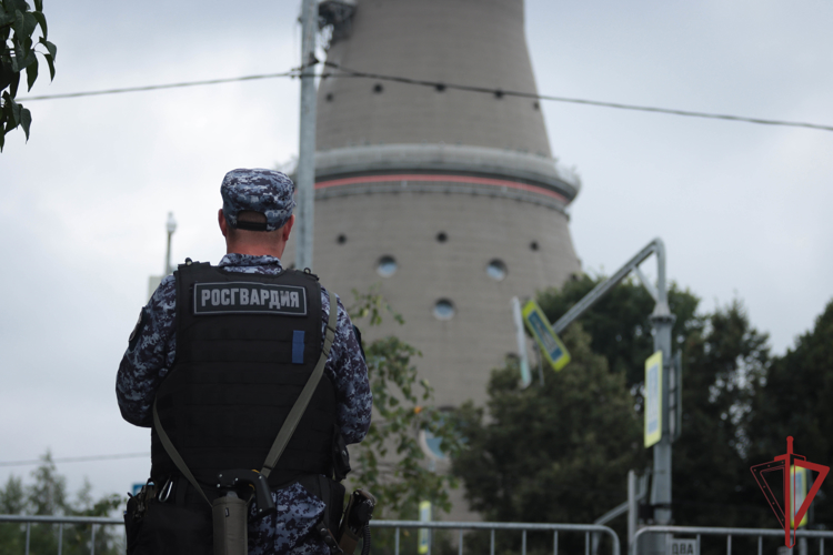 При поддержке Росгвардии в Москве прошел фестиваль «День рыбака — 2026»