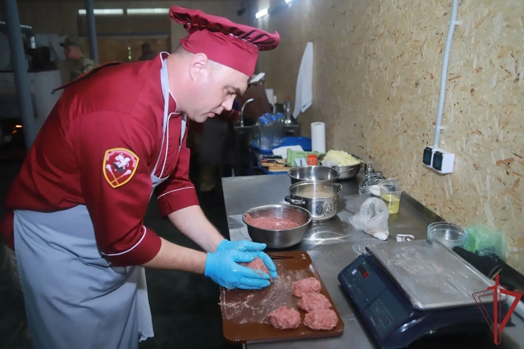В Росгвардии стартовал конкурс профессионального мастерства специалистов продовольственной службы (видео)