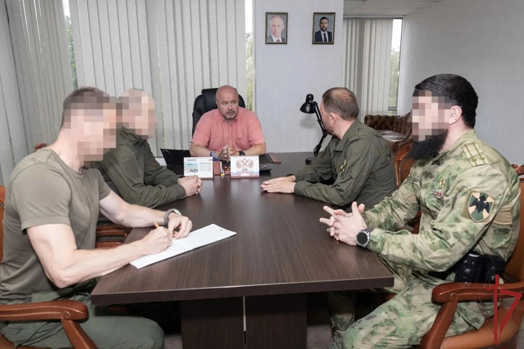 В ДНР выполняющие задачи СВО офицеры Росгвардии принимают участие в подготовке к единому дню голосования