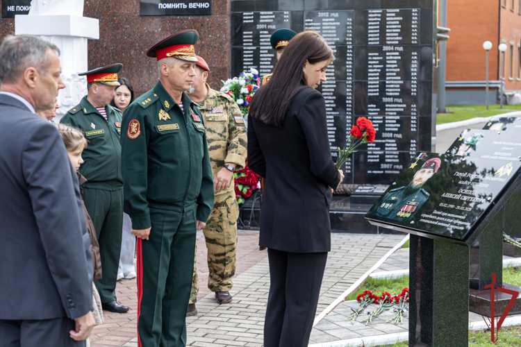 Начальник Главного штаба Росгвардии Герой России генерал-полковник Сергей Бойко принял участие в открытии гранитных стел воинам-инженерам в ЦИТО Росгвардии (видео)
