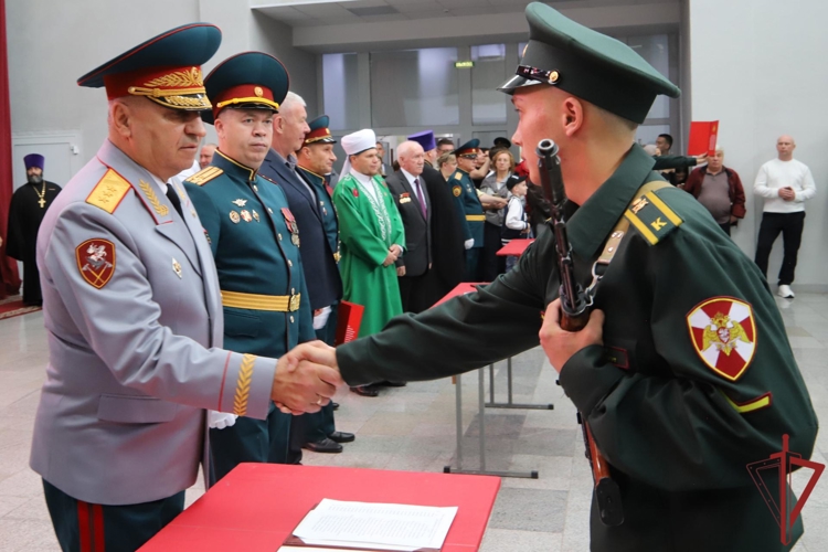 В Пермском военном институте Росгвардии состоялась церемония приведения первокурсников военной присяге
