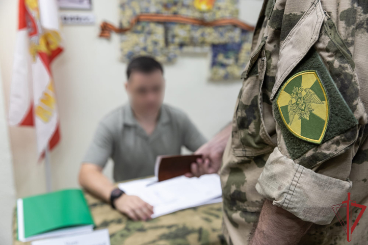 В ДНР выполняющие задачи СВО росгвардейцы участвуют в досрочном голосовании за депутатов Госдумы