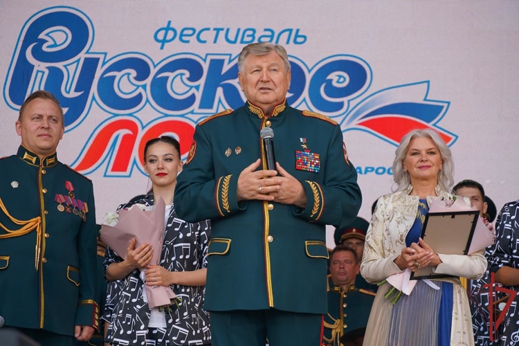 Легендарный ансамбль Росгвардии поздравил ульяновцев с Днем города: город встретил героев сцены овациями  (видео)