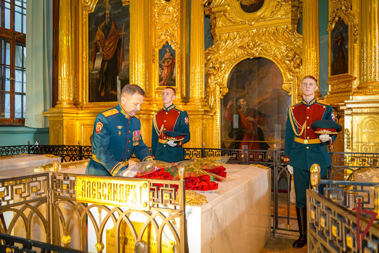 В Санкт-Петербурге заместитель директора Росгвардии поздравил первокурсников Военной академии Росгвардии с принятием Военной присяги (видео)