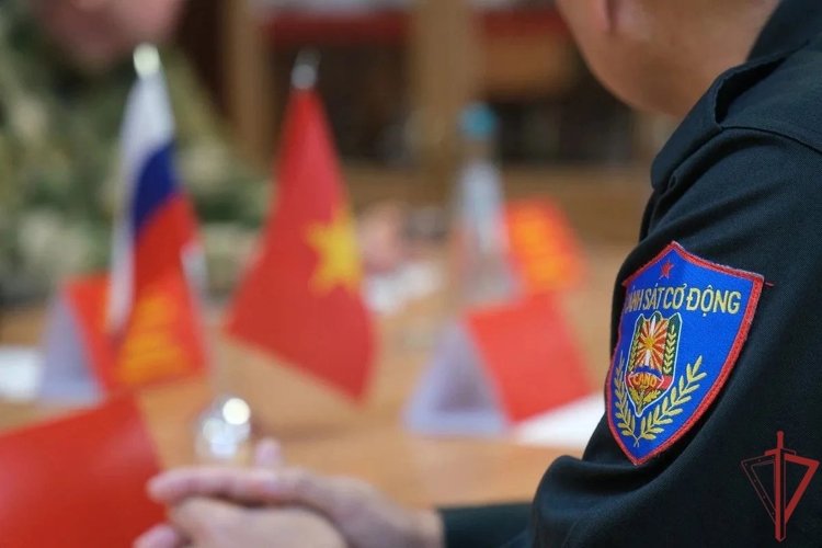 Делегация Социалистической Республики Вьетнам посетила Уральский округ Росгвардии