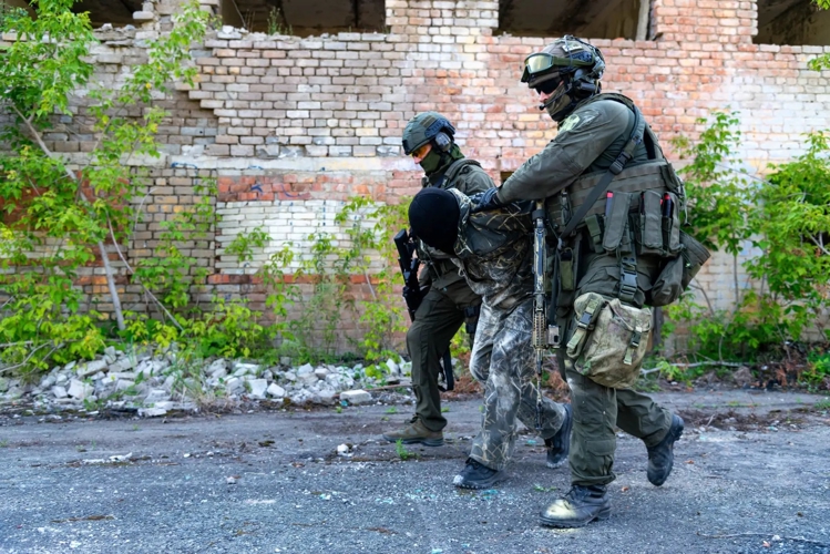 Бросок «Мангуста». Фотоальбом